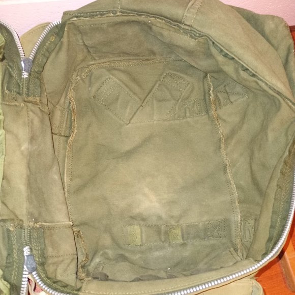 1. Vintage Military Canvas Medical Jumpable Backpack. - Picture 15 of 15
